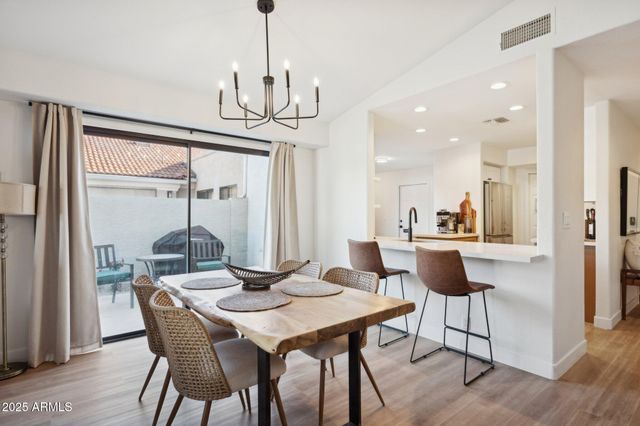 14239 N EDGEWORTH Drive A, Fountain Hills, AZ 85268