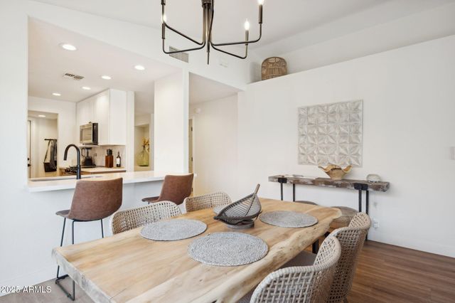 14239 N EDGEWORTH Drive A, Fountain Hills, AZ 85268