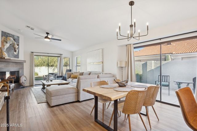 14239 N EDGEWORTH Drive A, Fountain Hills, AZ 85268