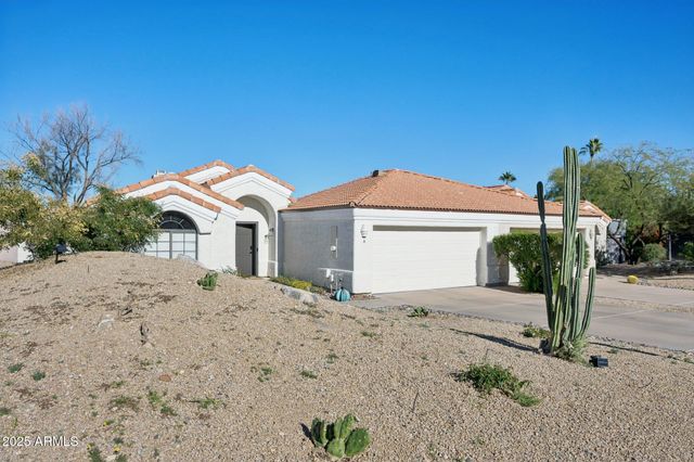 14239 N EDGEWORTH Drive A, Fountain Hills, AZ 85268