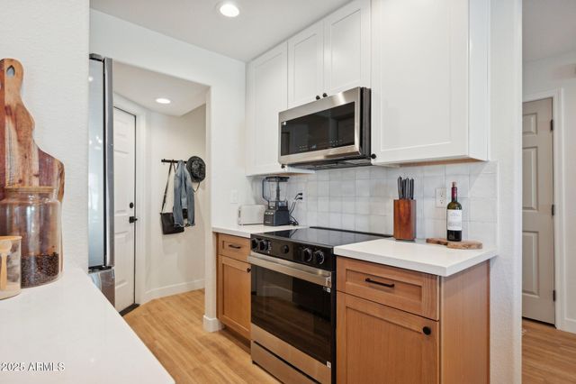 14239 N EDGEWORTH Drive A, Fountain Hills, AZ 85268