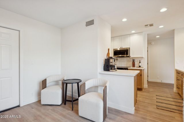 14239 N EDGEWORTH Drive A, Fountain Hills, AZ 85268