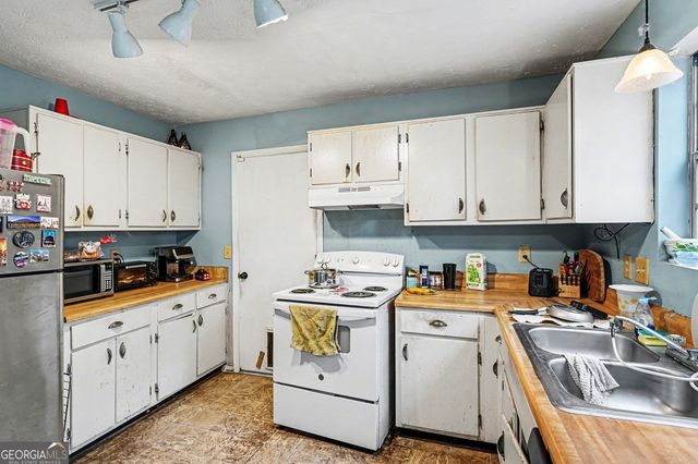 898 Trace Circle NE, Marietta, GA 30066