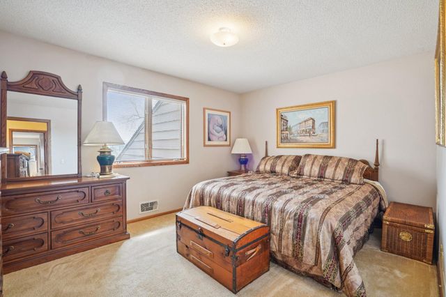 11380 36th Place N, Plymouth, MN 55441