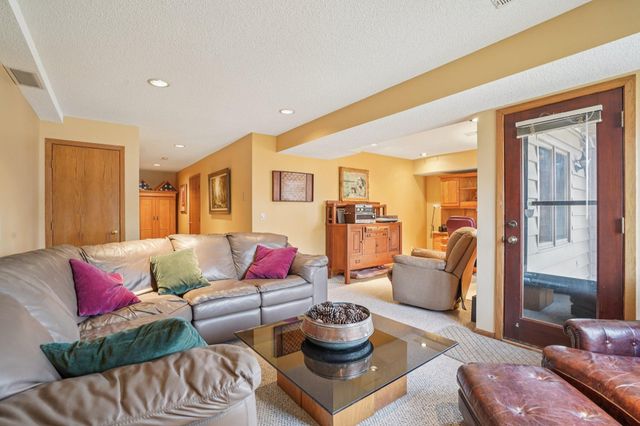 11380 36th Place N, Plymouth, MN 55441