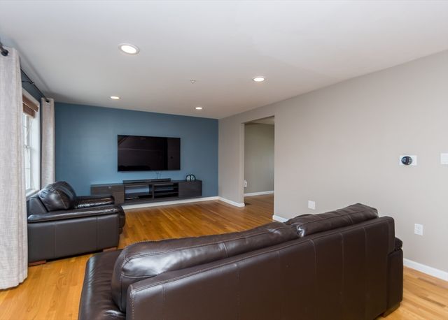 985 Trapelo Road 23, Waltham, MA 02452