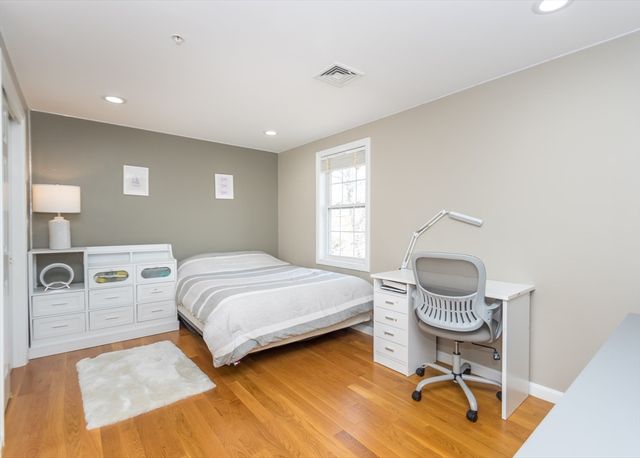 985 Trapelo Road 23, Waltham, MA 02452