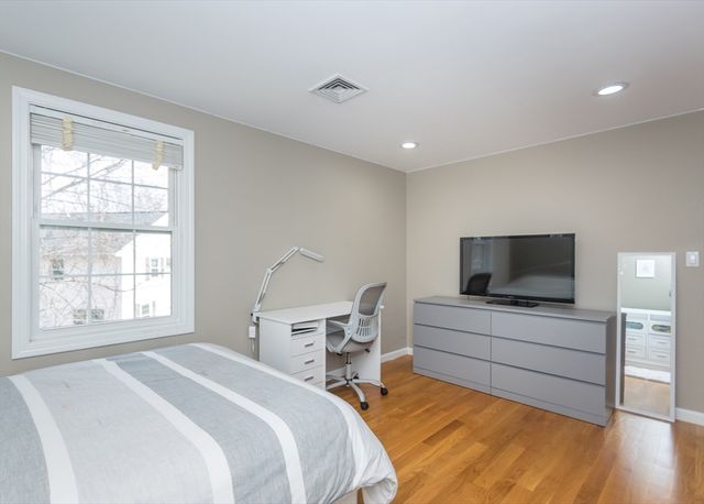 985 Trapelo Road 23, Waltham, MA 02452