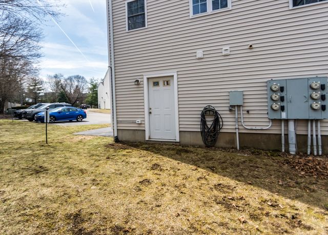 985 Trapelo Road 23, Waltham, MA 02452