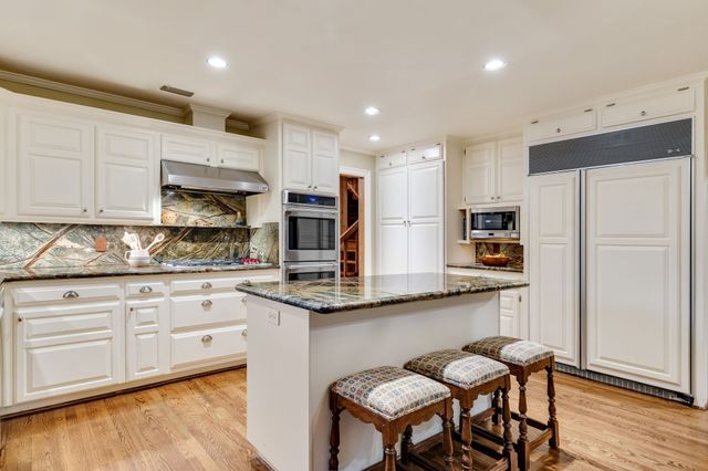 9009 Arbor Park Drive, Dallas, TX 75243