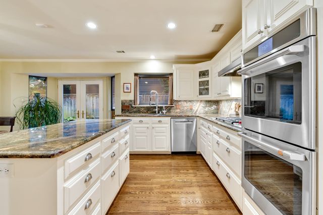 9009 Arbor Park Drive, Dallas, TX 75243