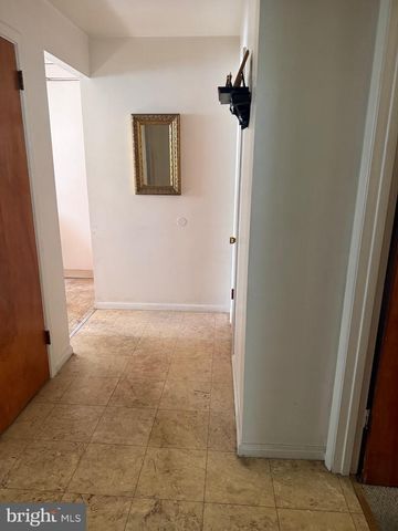 5 ARDMORE AVE, Upper Darby, PA 19082