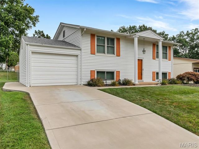 1881 San Pedro Lane, Fenton, MO 63026