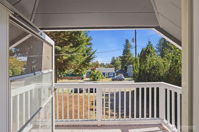 12243 16th Avenue S, Seattle, WA 98168