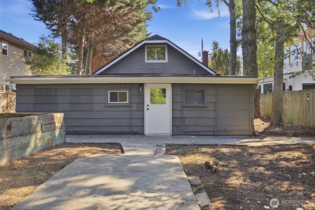 12243 16th Avenue S, Seattle, WA 98168