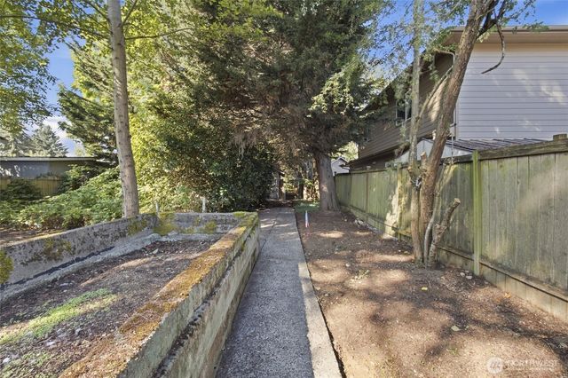 12243 16th Avenue S, Seattle, WA 98168
