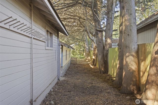 12243 16th Avenue S, Seattle, WA 98168