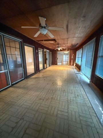 720 E Erie Avenue, Folly Beach, SC 29439