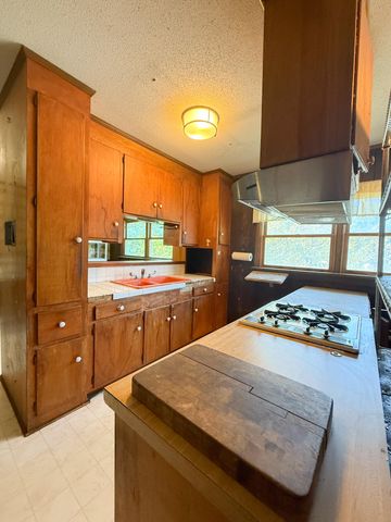 720 E Erie Avenue, Folly Beach, SC 29439