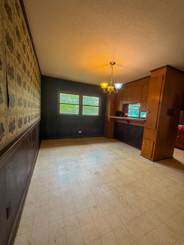 720 E Erie Avenue, Folly Beach, SC 29439