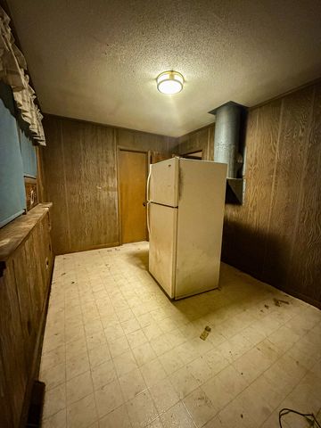 720 E Erie Avenue, Folly Beach, SC 29439