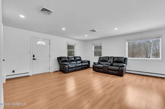 86 Cox Cro Road, Toms River, NJ 08755