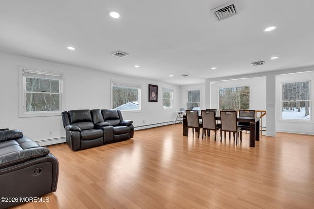 86 Cox Cro Road, Toms River, NJ 08755