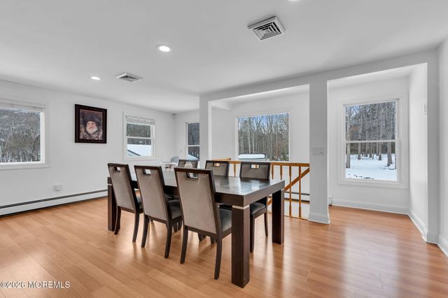 86 Cox Cro Road, Toms River, NJ 08755