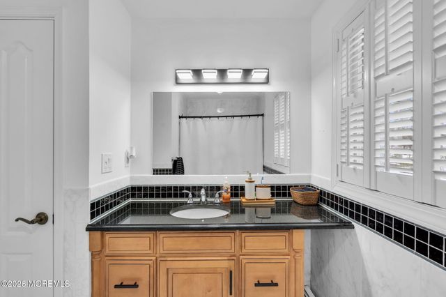 86 Cox Cro Road, Toms River, NJ 08755