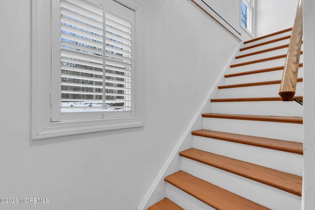 86 Cox Cro Road, Toms River, NJ 08755