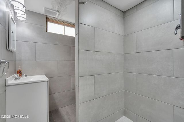 86 Cox Cro Road, Toms River, NJ 08755