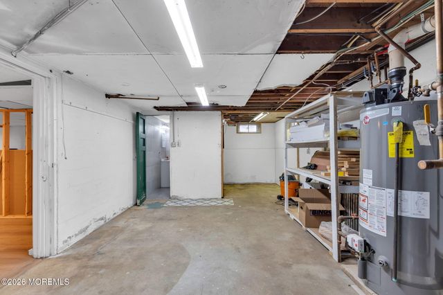 86 Cox Cro Road, Toms River, NJ 08755