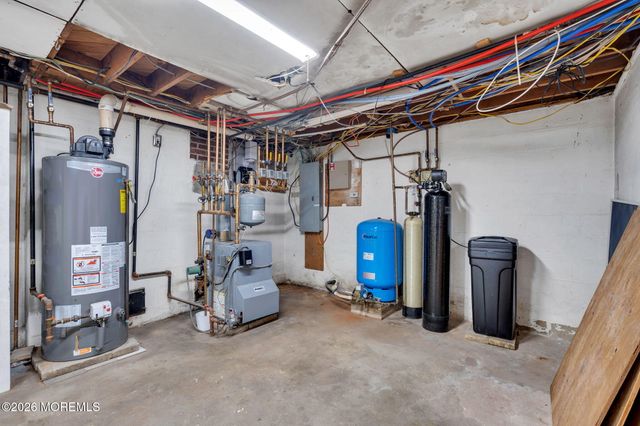 86 Cox Cro Road, Toms River, NJ 08755