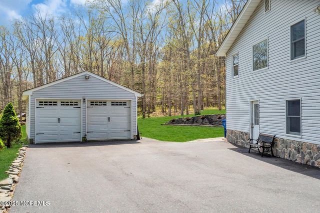 86 Cox Cro Road, Toms River, NJ 08755