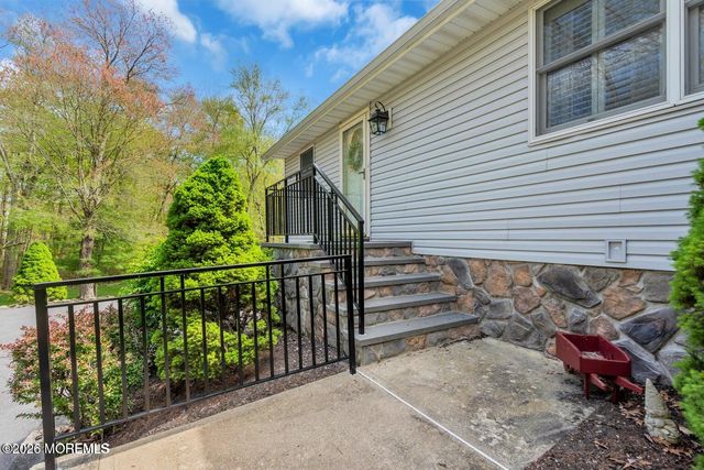 86 Cox Cro Road, Toms River, NJ 08755