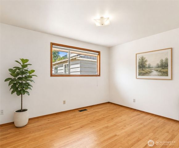 11549 N Park Avenue N, Seattle, WA 98133