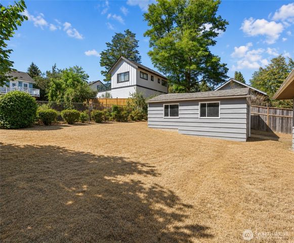 11549 N Park Avenue N, Seattle, WA 98133