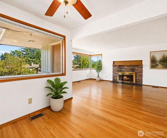 11549 N Park Avenue N, Seattle, WA 98133