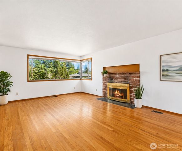 11549 N Park Avenue N, Seattle, WA 98133