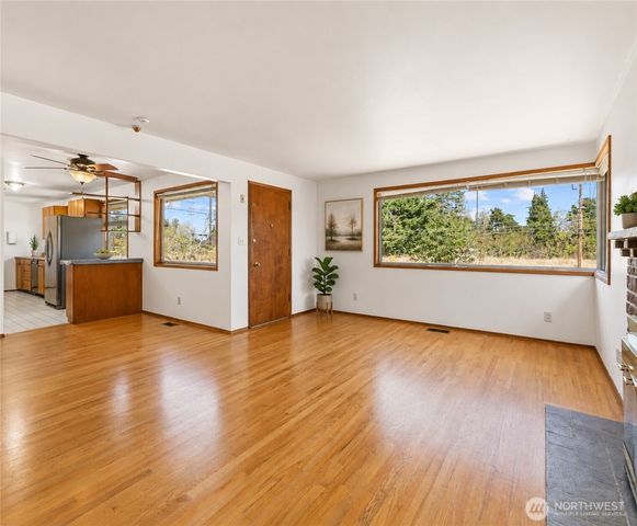 11549 N Park Avenue N, Seattle, WA 98133