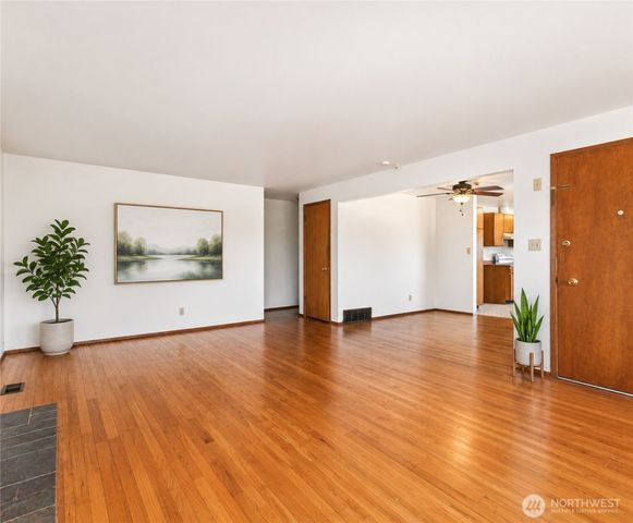 11549 N Park Avenue N, Seattle, WA 98133