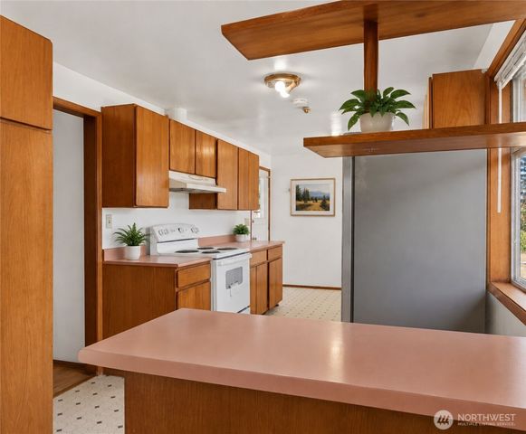 11549 N Park Avenue N, Seattle, WA 98133