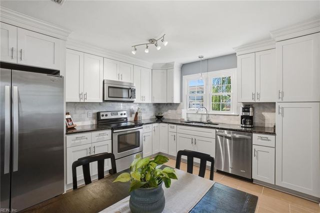 1801 Bloomfield DR, Virginia Beach, VA 23453
