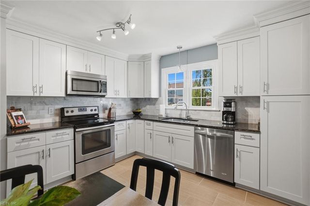 1801 Bloomfield DR, Virginia Beach, VA 23453