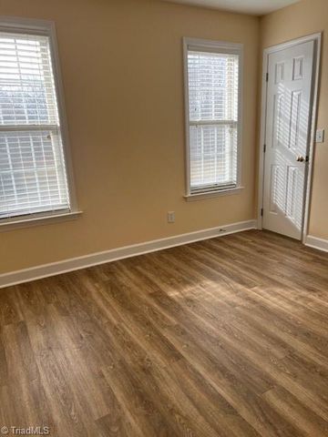 129 Walnut Avenue, Yadkinville, NC 27055