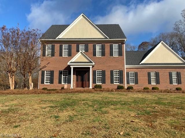 129 Walnut Avenue, Yadkinville, NC 27055