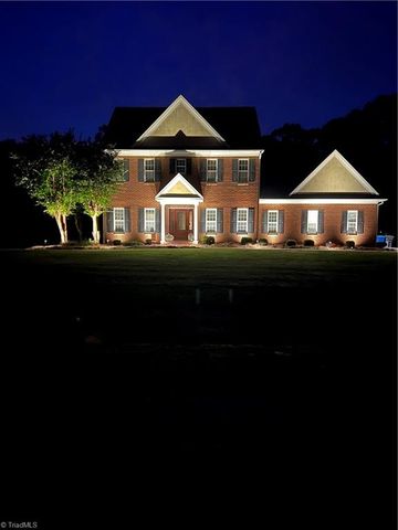 129 Walnut Avenue, Yadkinville, NC 27055