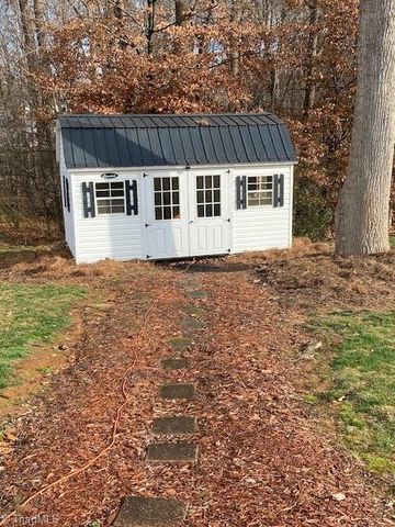 129 Walnut Avenue, Yadkinville, NC 27055