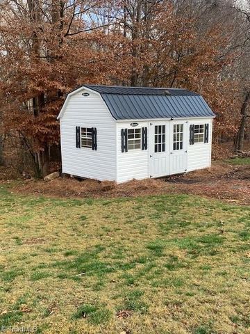 129 Walnut Avenue, Yadkinville, NC 27055