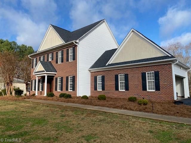 129 Walnut Avenue, Yadkinville, NC 27055